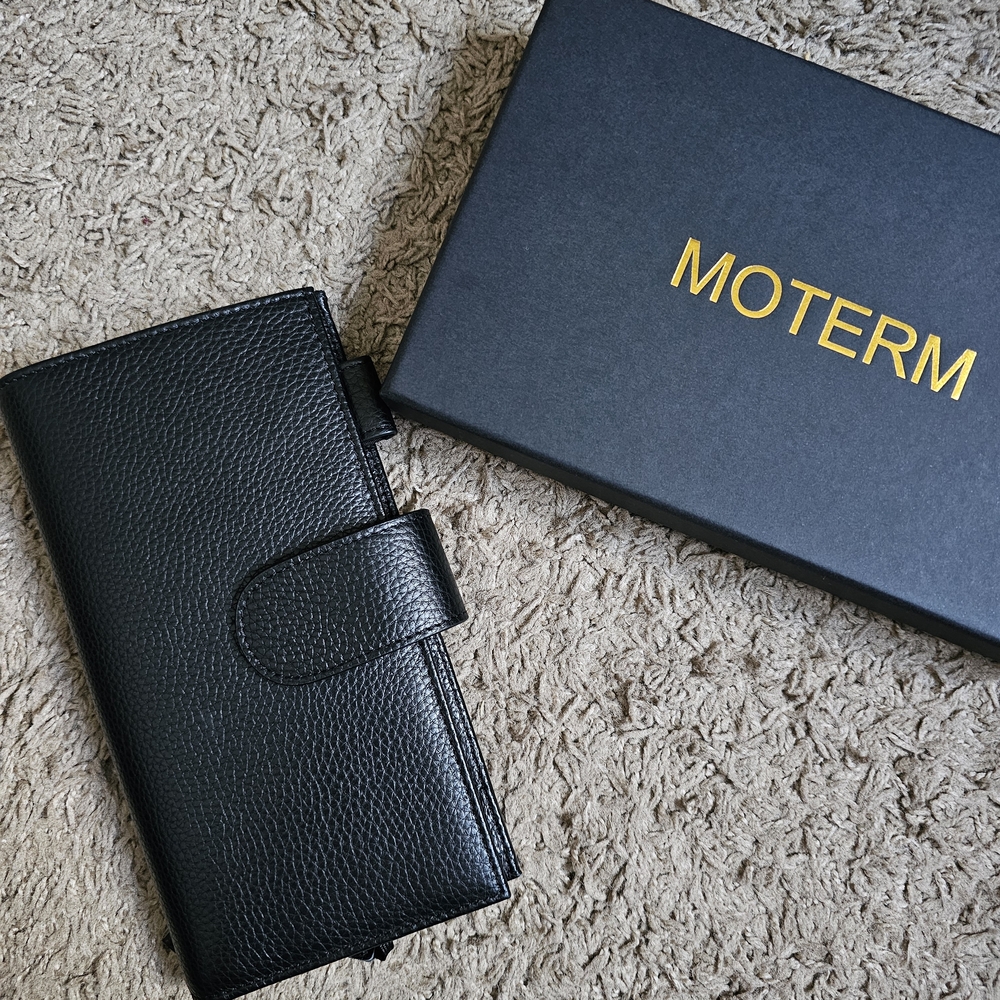 Moterm Hobonichi Weeks Cover